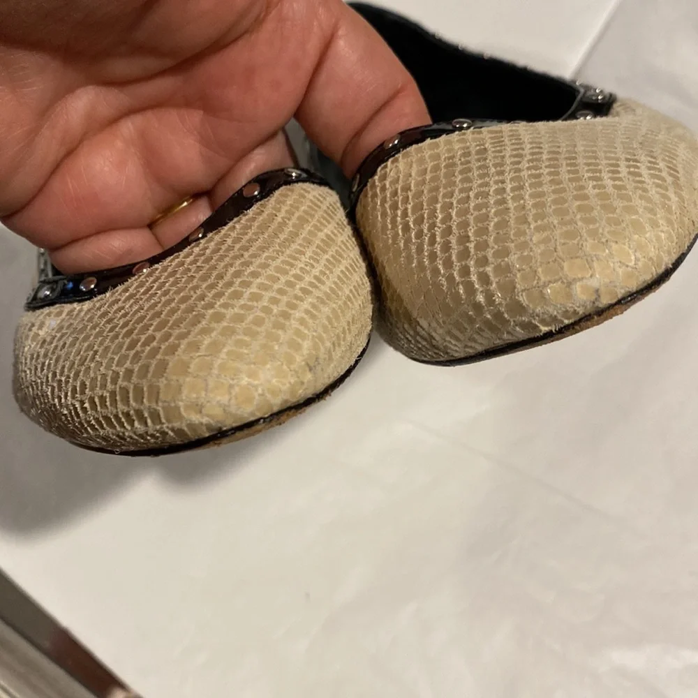 Shoes - Picture 5 of 7